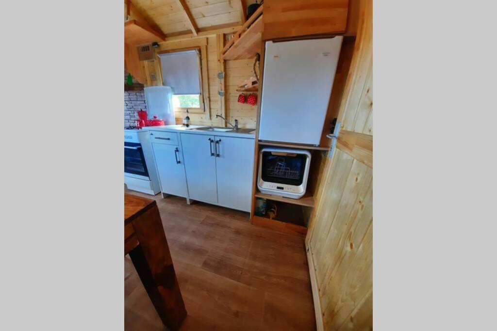 Autarkes Tiny House Mit Rheinblick Rumikon Exterior foto