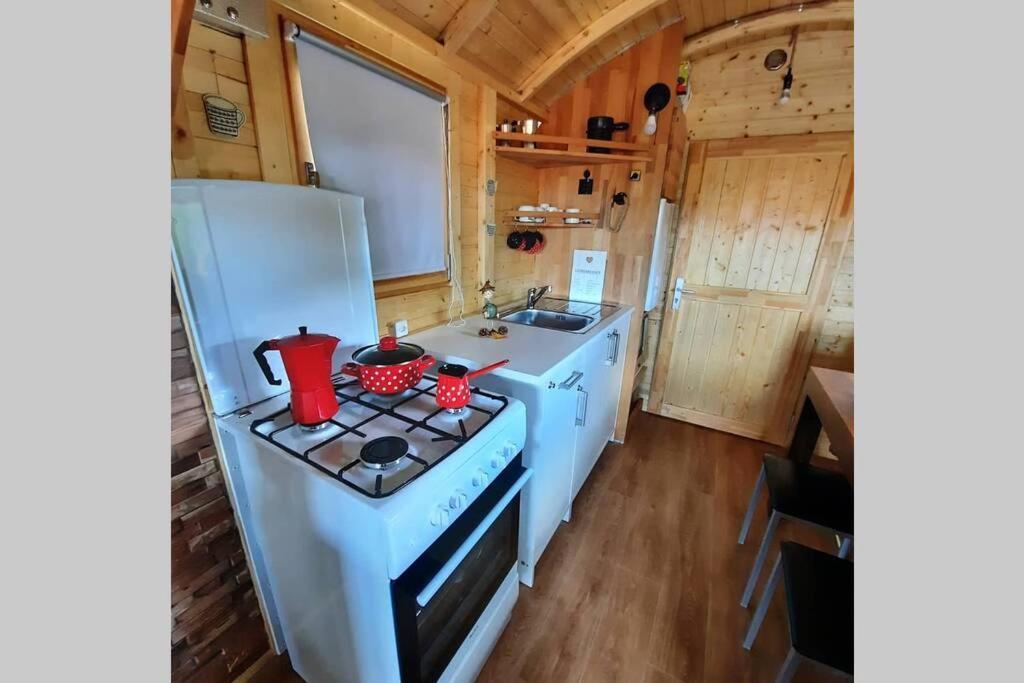 Autarkes Tiny House Mit Rheinblick Rumikon Exterior foto