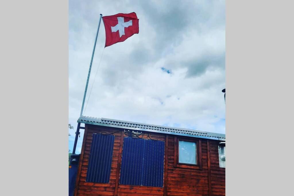 Autarkes Tiny House Mit Rheinblick Rumikon Exterior foto