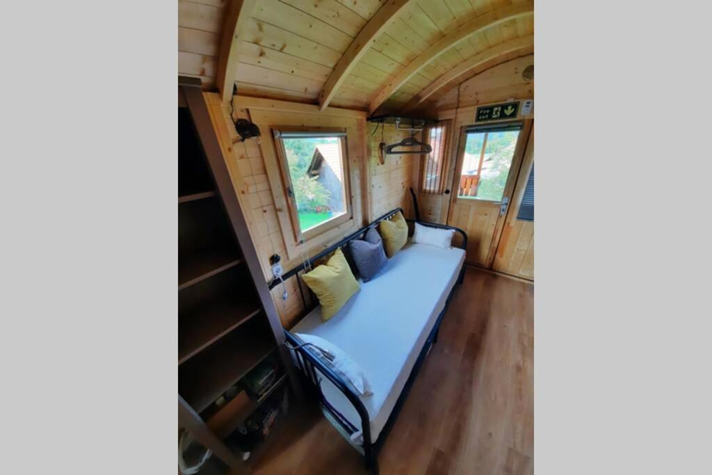 Autarkes Tiny House Mit Rheinblick Rumikon Exterior foto