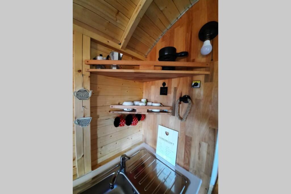 Autarkes Tiny House Mit Rheinblick Rumikon Exterior foto